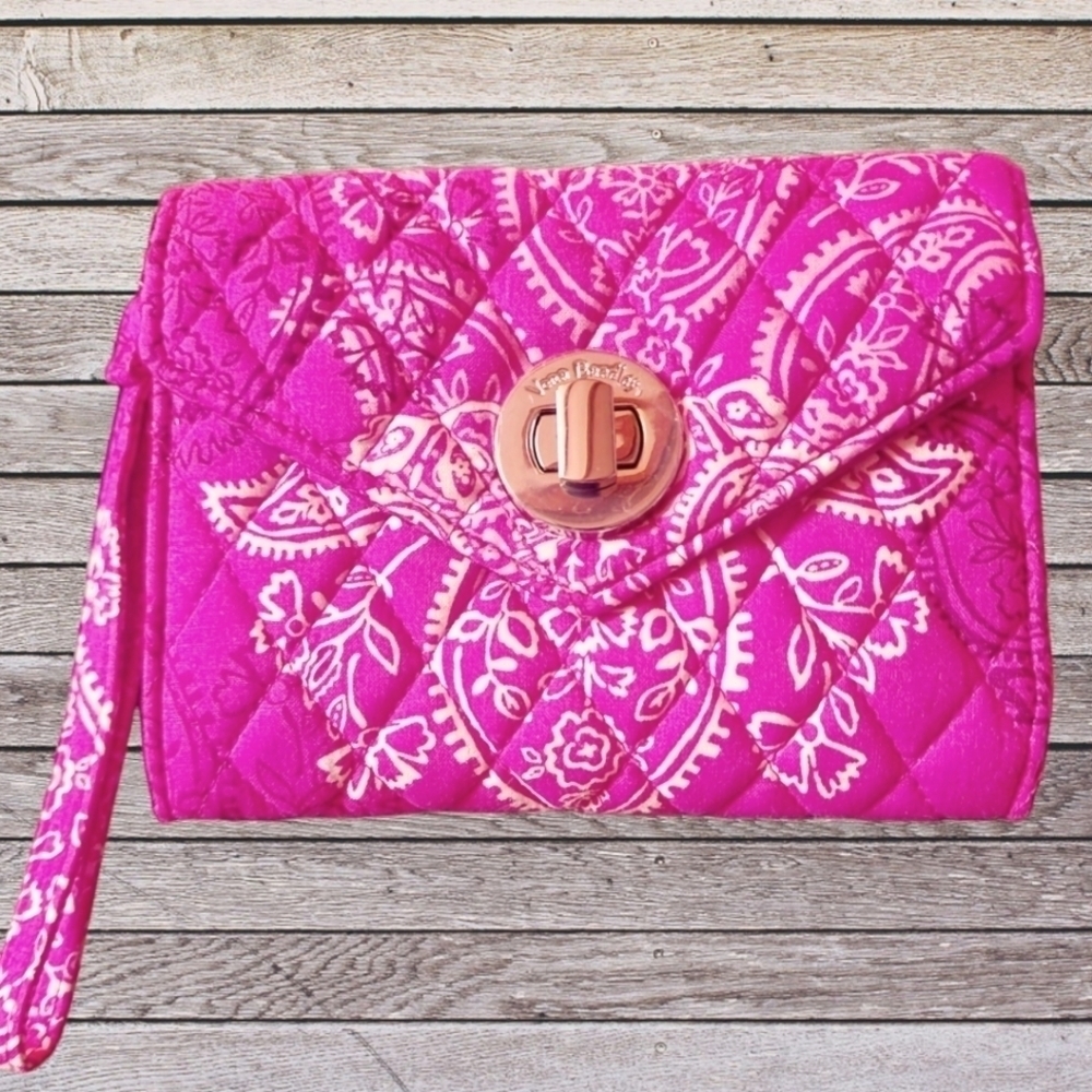 Vera Bradley Stamped Paisley Smartphone Wristlet NWT
